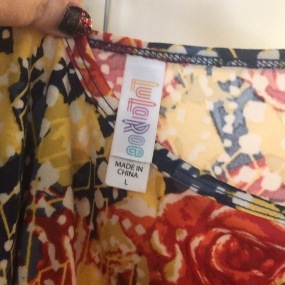 Lularoe perfect tee - Picture 2 of 3